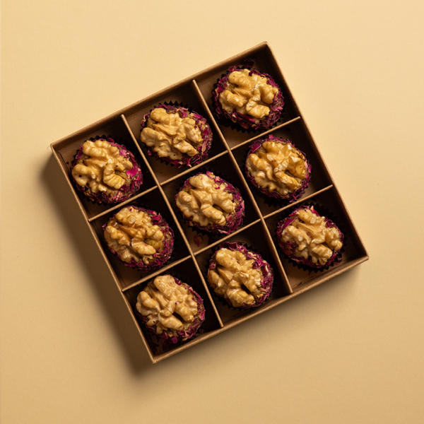 Box of 9 apricot raisin stuffed walnuts – vegan, no added sugar, 150g.