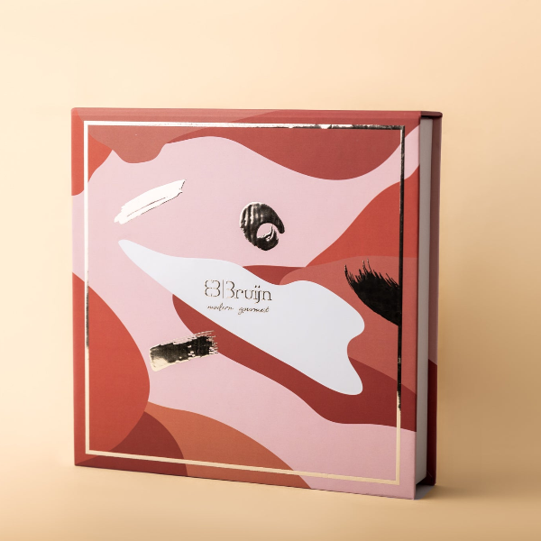 Intimate box of 9 gifting