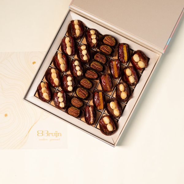 Opulent festive box with 475g of no-sugar Medjool dates & pecan-date wholes, ideal for weddings and luxury gifting