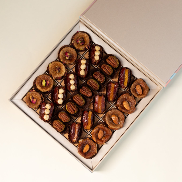 Luxury Opulent box with 475g of assorted figs, dates & nuts – perfect for festive gifting and Indian wedding giveaways