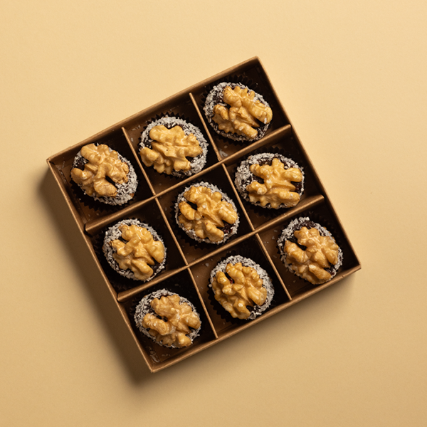 Box of 9 Prune & Cranberry stuffed walnuts – vegan, no added sugar, 150g.