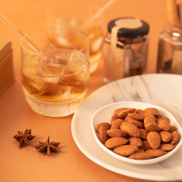 savoury, crunchy, Californian almonds flavored with beautiful undertones of hickory wood, great with alcoholic beverages