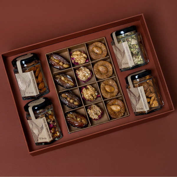 Gift set with Dried Fruits and Savoury Nuts