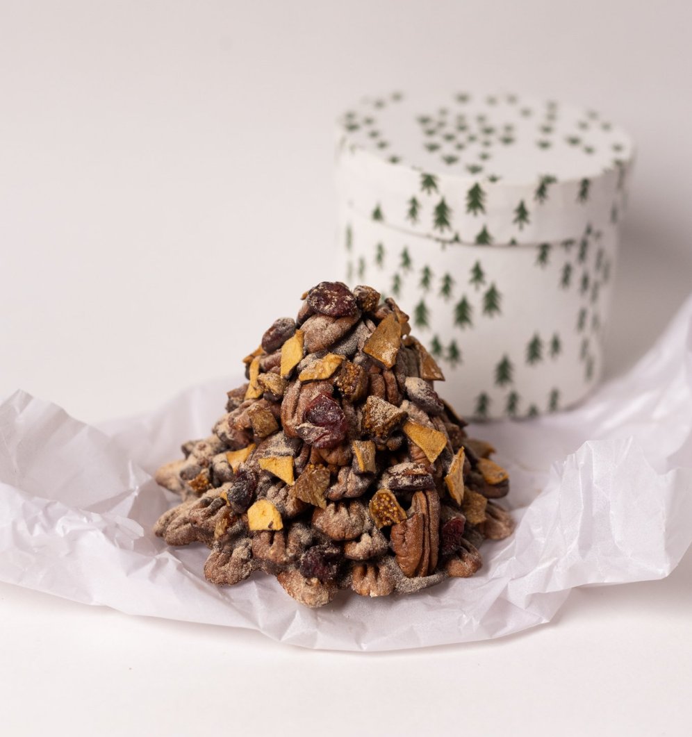 Christmas Pecan Tree with dried fruits